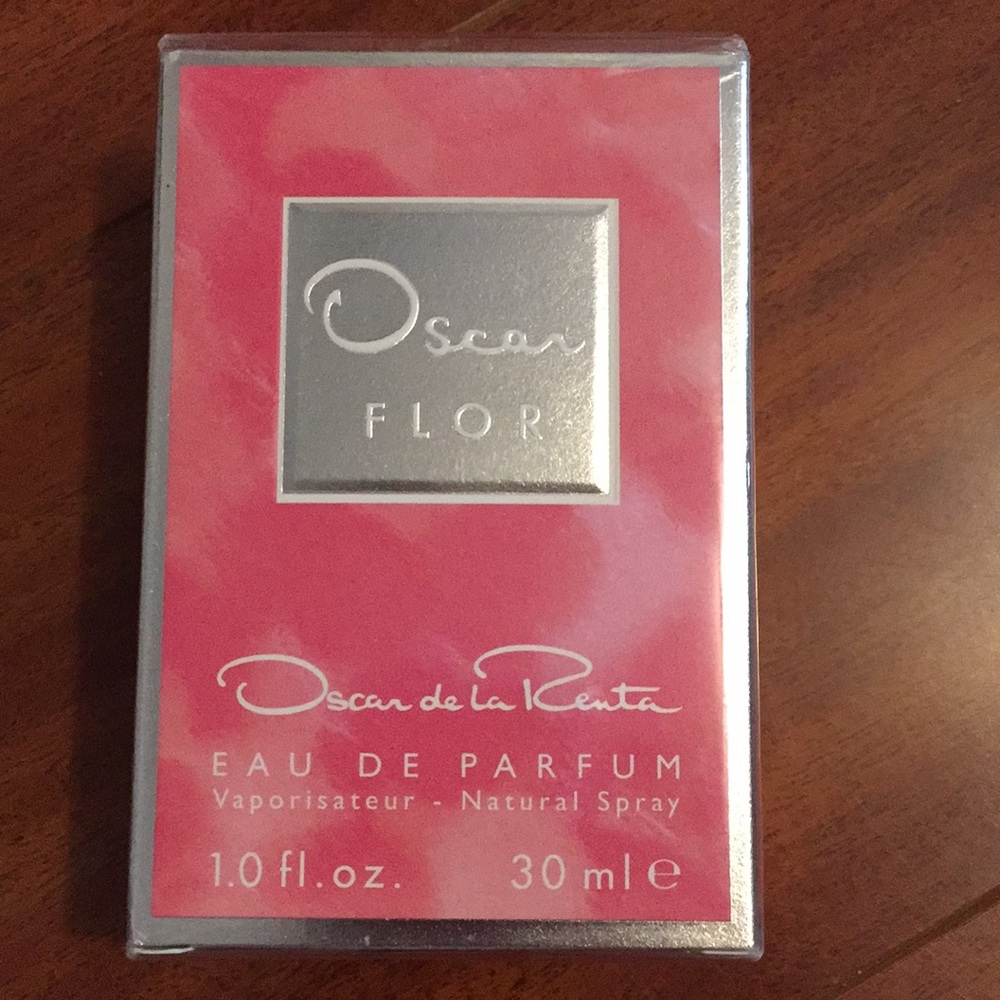 Oscar de la Renta perfume.